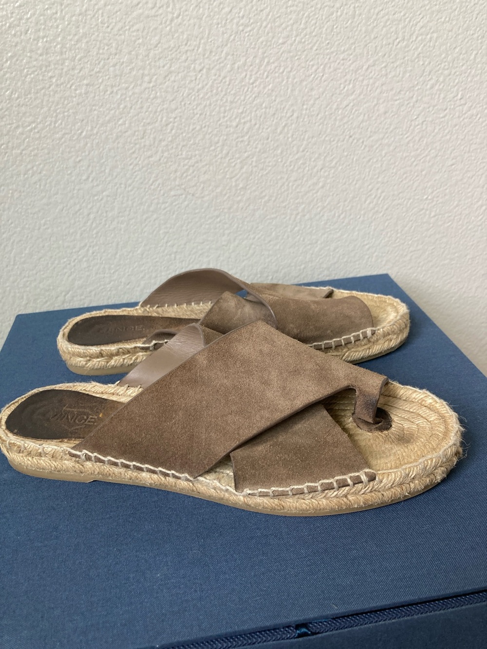 Vince Carlita suede espadrille slide sandals Criss Cross Flat Boho Coastal sz 9